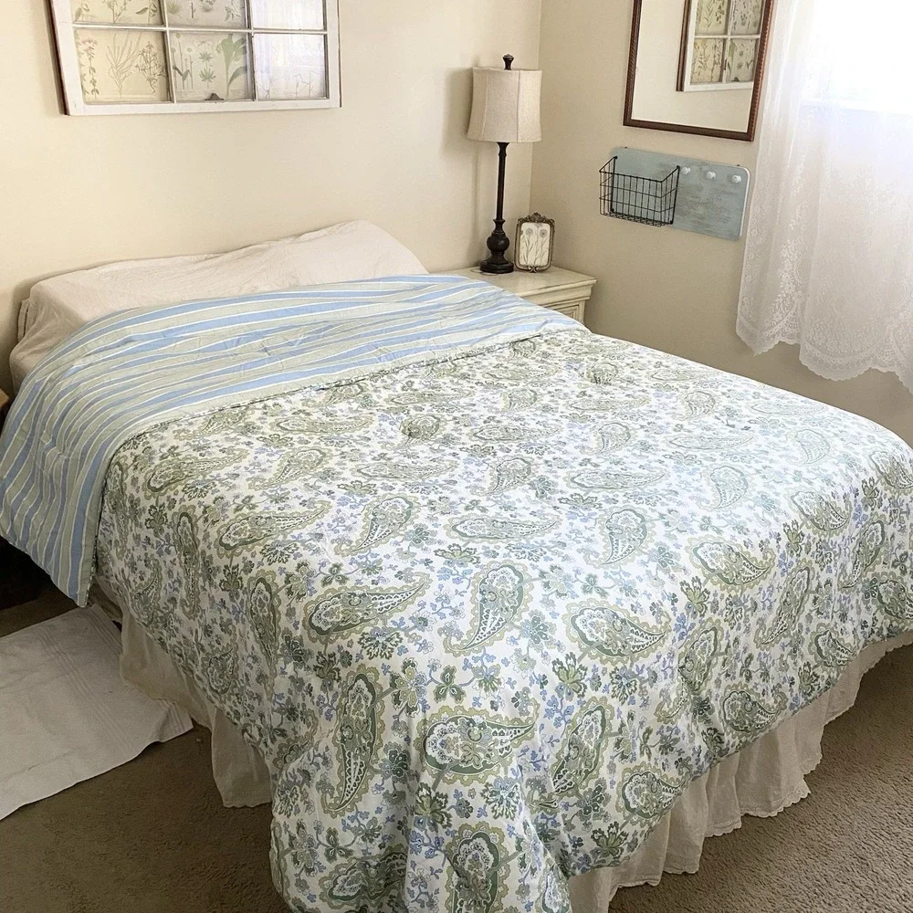 Ralph Lauren Paisley Striped Reversible King Size Comforter, 2 Shams & Bedskirt